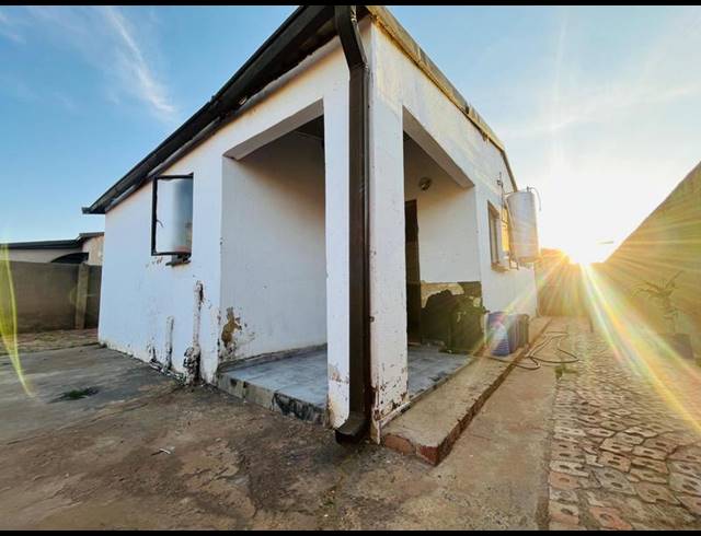 3 BEDROOM HOUSE FOR SALE IN PROTEA GLEN